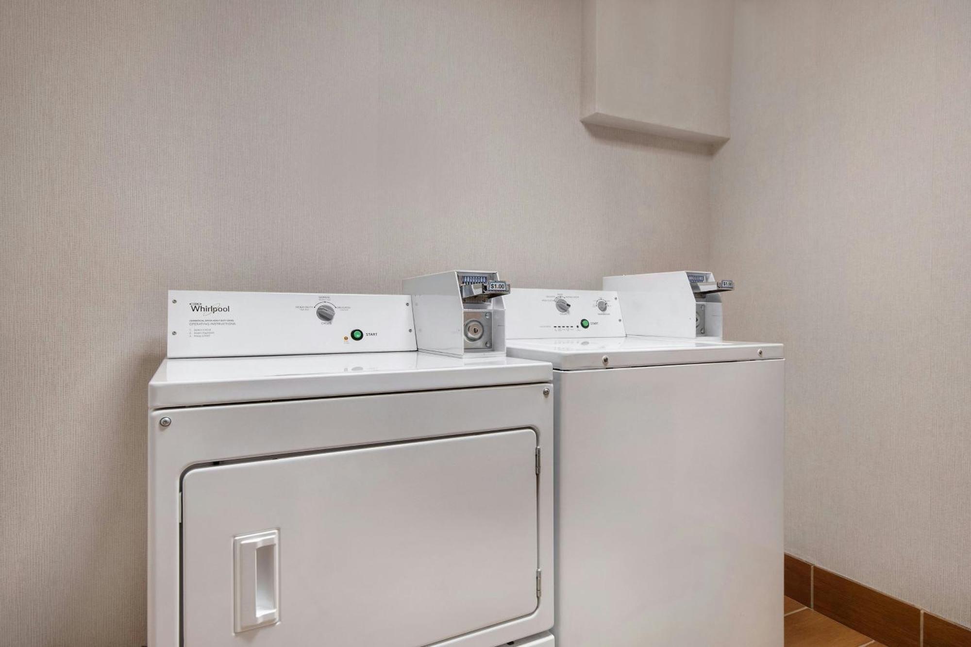 Fairfield Inn And Suites By Marriott Rochester West/Greece Exteriör bild